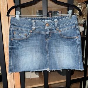 Vintage 2001 y2k Guess Jeans denim skirt low rise distressed light wash mini